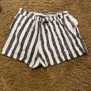 Large white and grey striped New Look  shorts